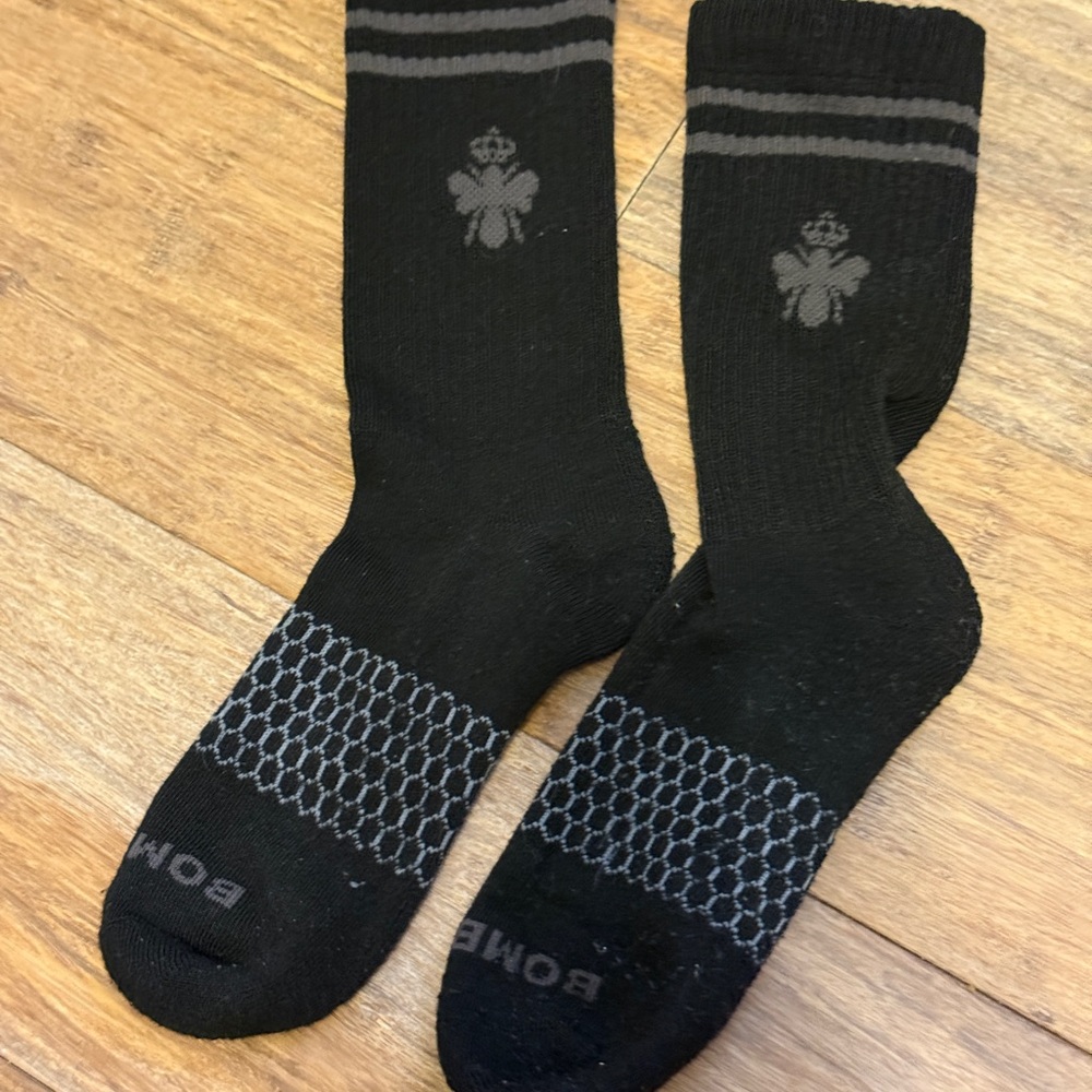 Bombas Black Crew Athletic Socks - size medium
